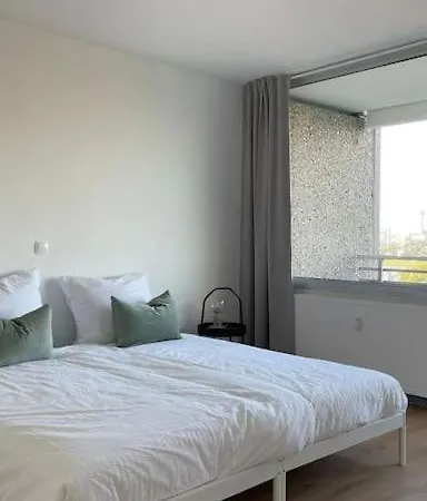 Rheinblick - Direkt Bei Duesseldorf Mit Toller Aussicht Neuss
