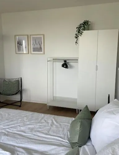 Rheinblick - Direkt Bei Duesseldorf Mit Toller Aussicht Neuss