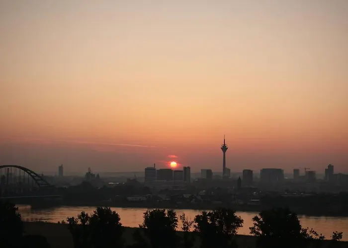 Rheinblick - Direkt Bei Duesseldorf Mit Toller Aussicht * Neuss